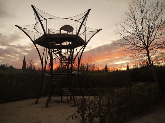Le Parc Des Labyrinthes Geants Amusement Parks Lieu Dit Grand Pont La Roque D Antheron Bouches Du Rhone France Phone Number