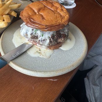 Squable - French cheeseburger - Modern European Near Me - Houston, Texas