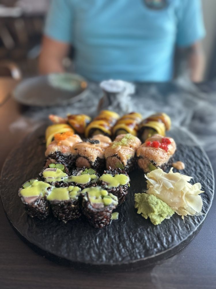 U Sushi Japanese Restaurant Logo