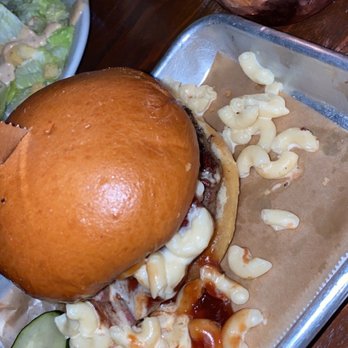 Bubba’s Bones & Brews - Mac Daddy Burger - Gastropubs Near Me - Cathedral City, California