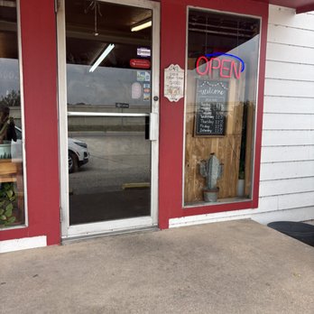 Billy's Pit BarBQ - door - Barbeque Near Me - Bastrop, Texas