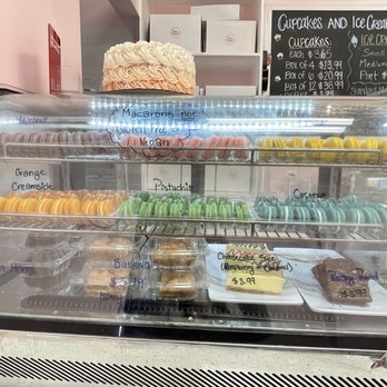 Lil’ Cakes and Creamery - 3.30.22 - Cupcakes Near Me - Gaithersburg, Maryland Lil’ Cakes and Creamery - 3.30.22 - Cupcakes Near Me - Gaithersburg, Maryland