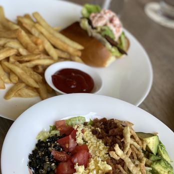 Ama Ama Restaurant - Lobster roll and chop salad - New American Near Me - Kapolei, Hawaii
