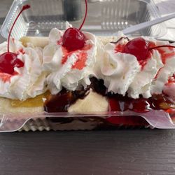 Cool Zone Ice Cream - Small banana split 3huge scoops and unlimited toppings !