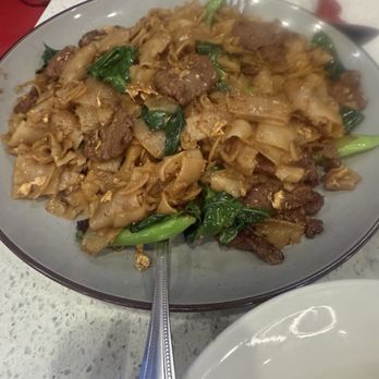 Viet Thai Cafe - Beef pad see yu - Thai Near Me - South Gate, California Viet Thai Cafe - Beef pad see yu - Thai Near Me - South Gate, California