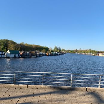 Station Halfweg-Zwanenburg - Train Stations Near Me