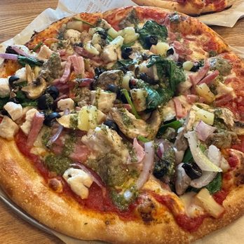 Blaze Pizza - Build Your Own Pizza (11-inch) - Salad Near Me - Alhambra, California Blaze Pizza - Build Your Own Pizza (11-inch) - Salad Near Me - Alhambra, California