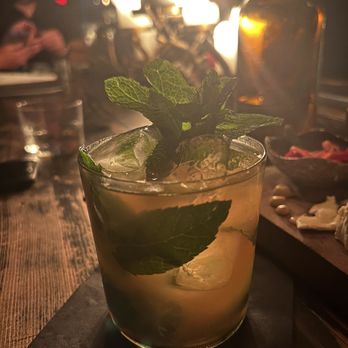 BarChef - Four Seven Two - Lounges Near Me - Toronto, Ontario