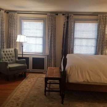 The Red Fox Inn - Super comfy bed! - Hotels Near Me - Middleburg, Virginia The Red Fox Inn - Super comfy bed! - Hotels Near Me - Middleburg, Virginia