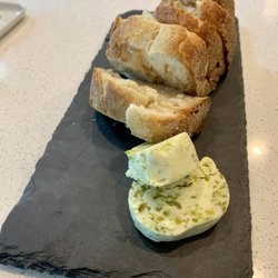 Intueat - Garlic butter with bread