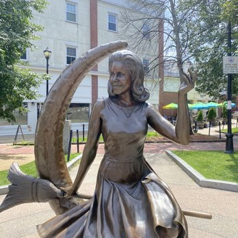 Bewitched Statue - Landmarks & Historical Buildings Near Me - Salem, Massachusetts