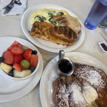 JT Country Kitchen - french toast, fruit, omelet - Breakfast & Brunch Near Me - Joshua Tree, California JT Country Kitchen - french toast, fruit, omelet - Breakfast & Brunch Near Me - Joshua Tree, California