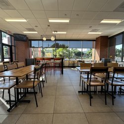 Wendy's - Seating