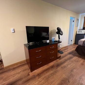Riviera Inn - Hotels Near Me - Port Angeles, Washington Riviera Inn - Hotels Near Me - Port Angeles, Washington