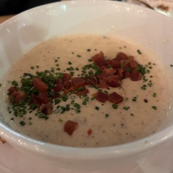 Liv's - lobster chowder - Seafood Near Me - Long Beach, California
