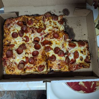 Vocelli Pizza - Pizza is always burnt!!!! - Pizza Near Me - Washington, Pennsylvania Vocelli Pizza - Pizza is always burnt!!!! - Pizza Near Me - Washington, Pennsylvania