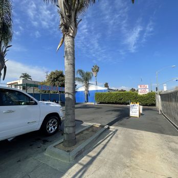Flow Usa - Car Wash Near Me - Inglewood, California Flow Usa - Car Wash Near Me - Inglewood, California