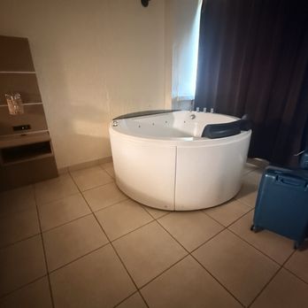 Hotel El Guajataca - Hotels Near Me - Quebradillas, Puerto Rico