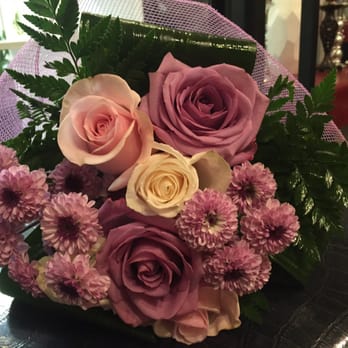 De Vaze Flowers - These Colors - Florists Near Me - Burbank, California