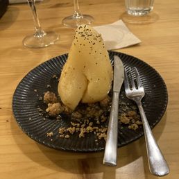 Poached pear on cinnamon crumb Poached pear on cinnamon crumb