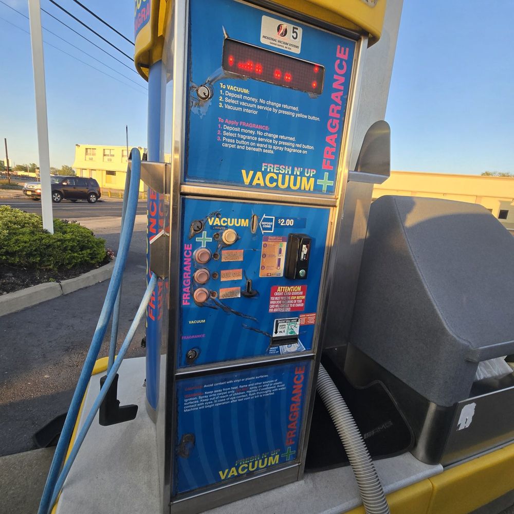 Bolla Market - Vacuums that will charge you without working - Car Wash Near Me - Copiague, New York