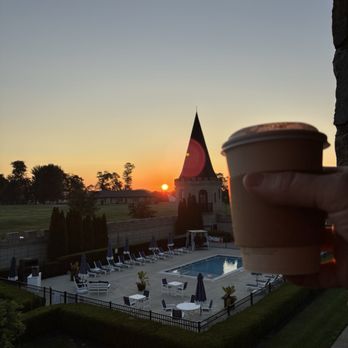The Kentucky Castle - Hotels Near Me - Versailles, Kentucky The Kentucky Castle - Hotels Near Me - Versailles, Kentucky