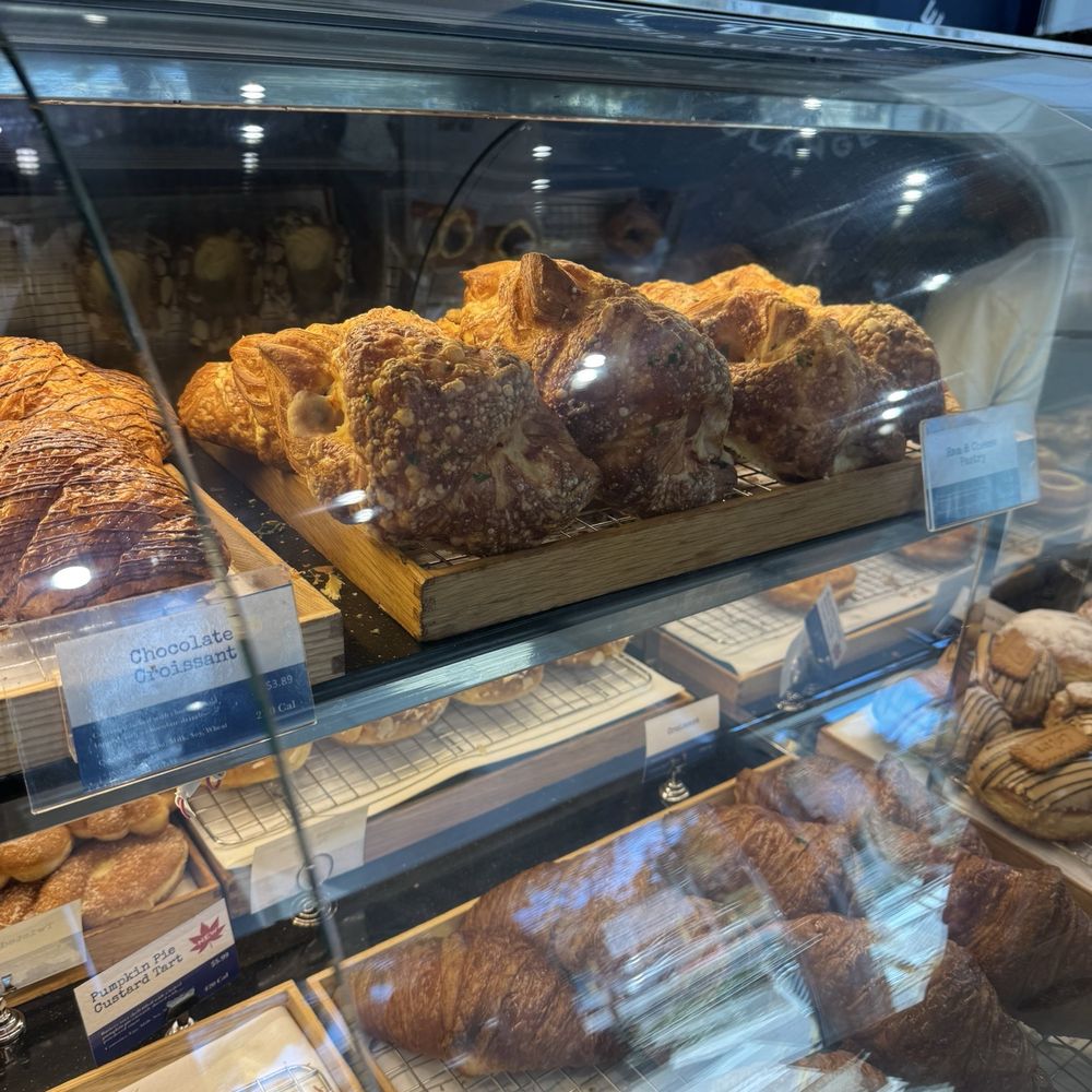 Paris Baguette - Cafes Near Me - Chula Vista, California Paris Baguette - Cafes Near Me - Chula Vista, California