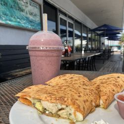 Cafe Eleven - Pesto chicken quesadillas and açaí smoothie