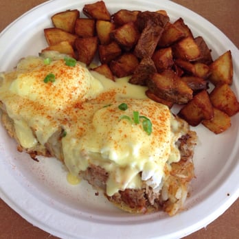 Button Up Cafe - Kalua Pork Hash Eggs Benny - Breakfast & Brunch Near Me - Pearl City, Hawaii