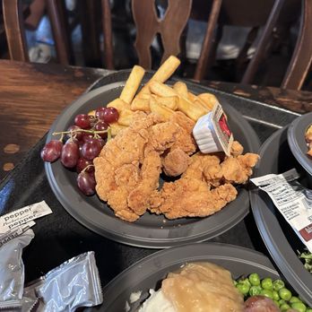 Three Broomsticks at Universal Studios Hollywood - Kid's Chicken Tenders - British Near Me - Universal City, California Three Broomsticks at Universal Studios Hollywood - Kid's Chicken Tenders - British Near Me - Universal City, California