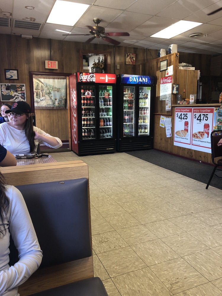 VILLAGE PIZZA & SUBS Updated June 2024 17 Reviews 5 Elm St