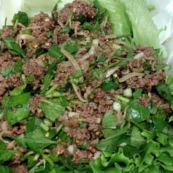 Palace's Pizza - Beef laab.