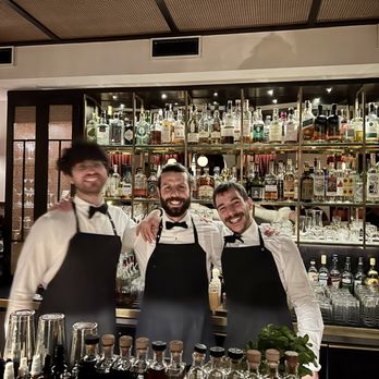 TATA - Friendly staff at TATA - Cocktail Bars Near Me - København