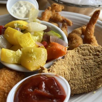 Monument Inn - Fisherman 's Platter - Seafood Near Me - La Porte, Texas Monument Inn - Fisherman 's Platter - Seafood Near Me - La Porte, Texas