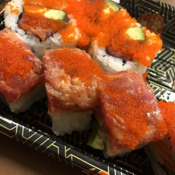 District Kitchen - Lover roll and spicy tuna, neither was very tasteful. Not a good buy - Food Court Near Me - Jersey City, New Jersey