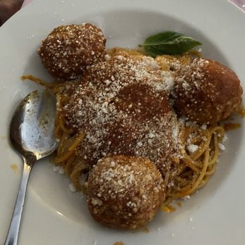 L'incontro - Spaghetti with meatballs - Italian Near Me - Lake Wales, Florida L'incontro - Spaghetti with meatballs - Italian Near Me - Lake Wales, Florida