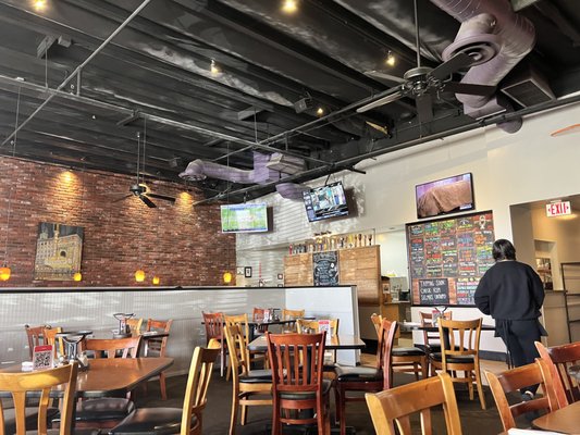 Selma's Chicago Pizzeria & Tap Room by null