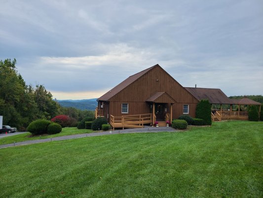 Fox Meadow Vineyards & Winery by null