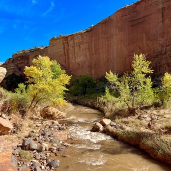 Hickman Bridge - Views from the trail! The start runs alongside the Fremont River - Hiking Near Me - Fruita, Utah