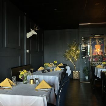 Carnivore & The Queen - Cool decor with a romantic vibe. - Supper Clubs Near Me - Downers Grove, Illinois