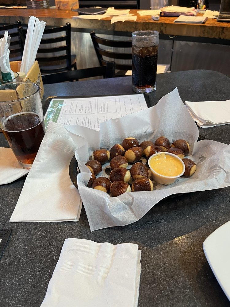 The Pines Pizza and Pub