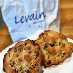 Oatmeal Raisin Cookie and Chocolate Chip Walnut Cookie