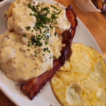 Ruby Sunshine Charleston, Victory - Biscuits and gravy meal. - Breakfast & Brunch Near Me - Charleston, South Carolina Ruby Sunshine Charleston, Victory - Biscuits and gravy meal. - Breakfast & Brunch Near Me - Charleston, South Carolina
