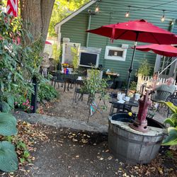 Hollis Country Kitchen - Outdoor dining area