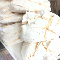 Meringue Vanilla Almond