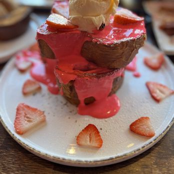 Madres Brunch - Breakfast & Brunch Near Me - Long Beach, California