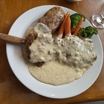 Harris Ranch Resort - Country Fried Steak - American Near Me - Coalinga, California Harris Ranch Resort - Country Fried Steak - American Near Me - Coalinga, California