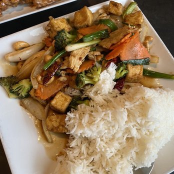 Manao Thai Street Eats - Spicy Cashew Nuts with Tofu and Chicken - Thai Near Me - Seattle, Washington Manao Thai Street Eats - Spicy Cashew Nuts with Tofu and Chicken - Thai Near Me - Seattle, Washington