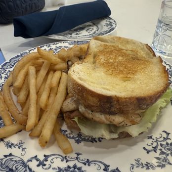 The Bloom Lounge - Chicken club and Fries - Breakfast & Brunch Near Me - Plano, Texas