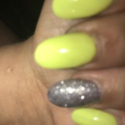 Hollywood Nails - This is not worth the money I paid $55 + $13 tax no it's not worth it so you can tell them you ain't coffin but you still pay for me